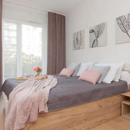 Metro Kondratowicza Warsaw Apartment With Parking By Noclegi Renters Esterno foto