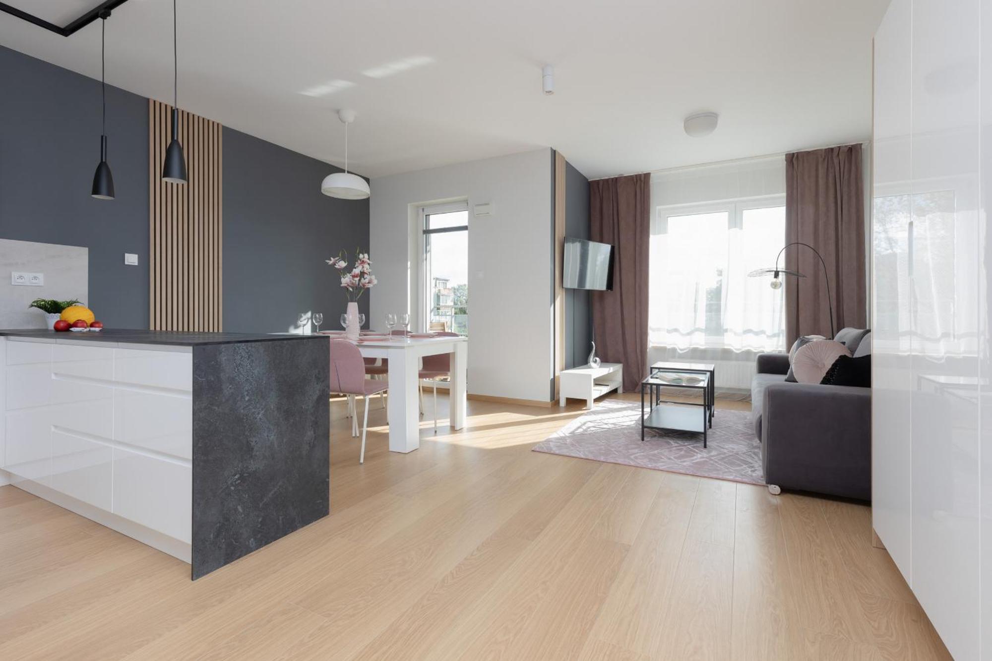 Metro Kondratowicza With Parking By Renters Appartamento